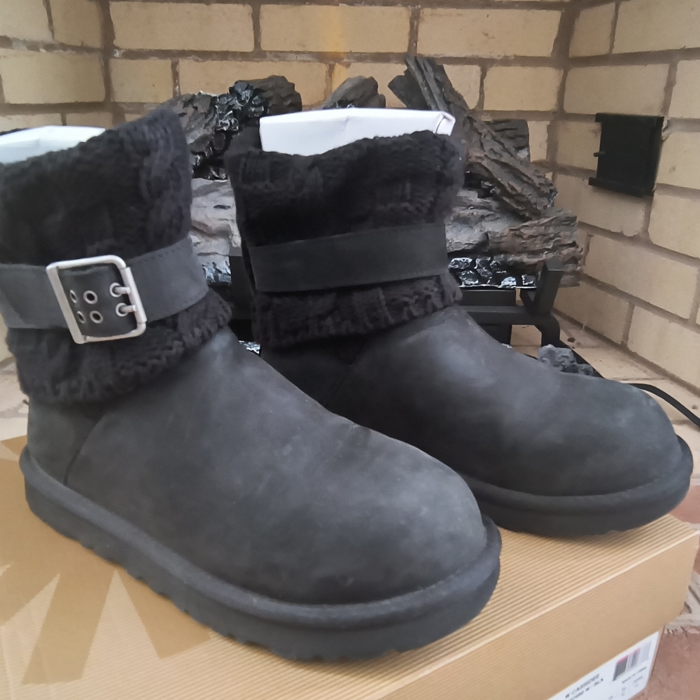 UGG Cassidee Boot Size 7